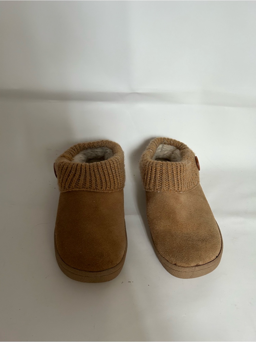 Clarks Cozy Knit-Cuff Slippers in Tan